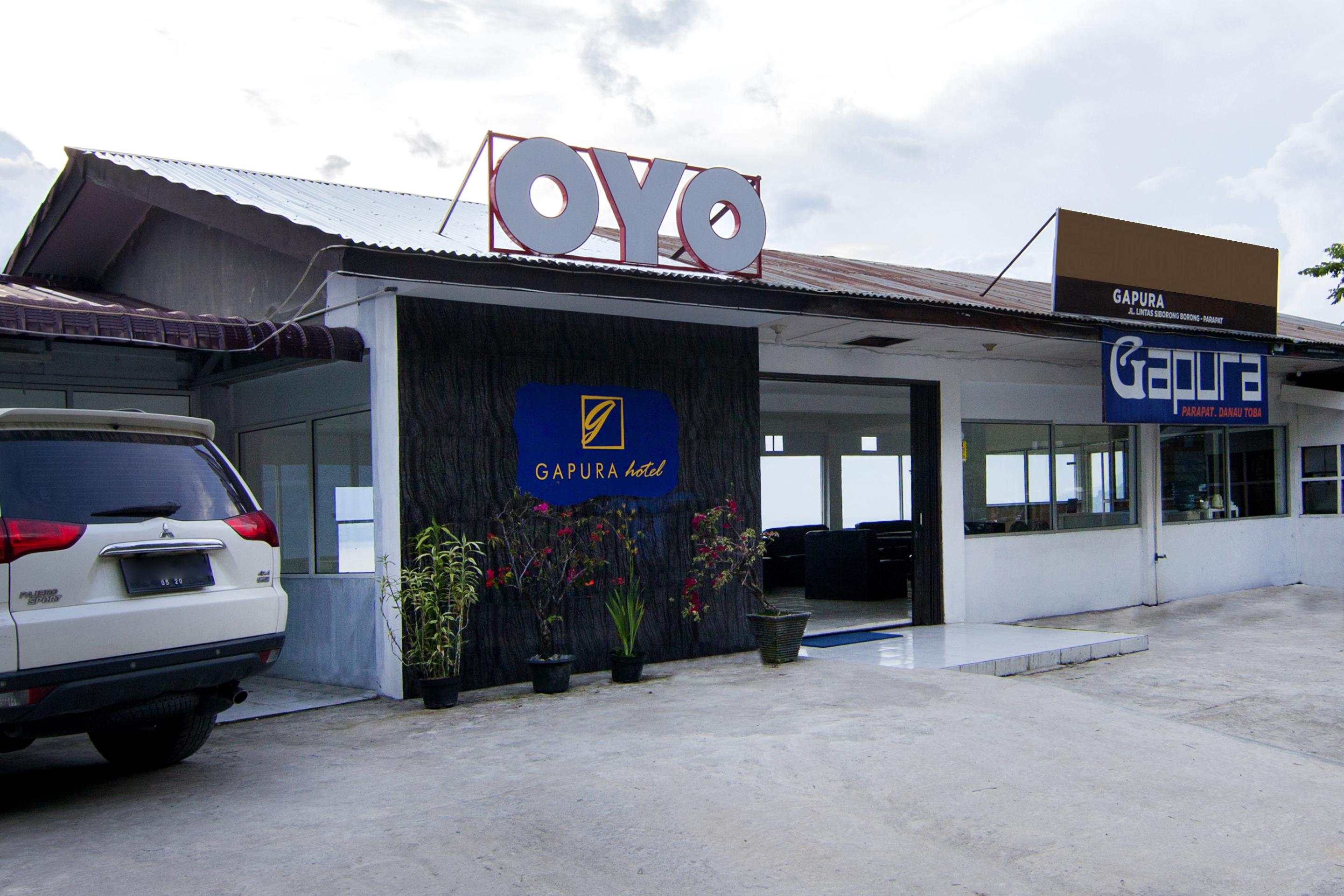 OYO 1677 Gapura Hotel Prapat Bagian luar foto